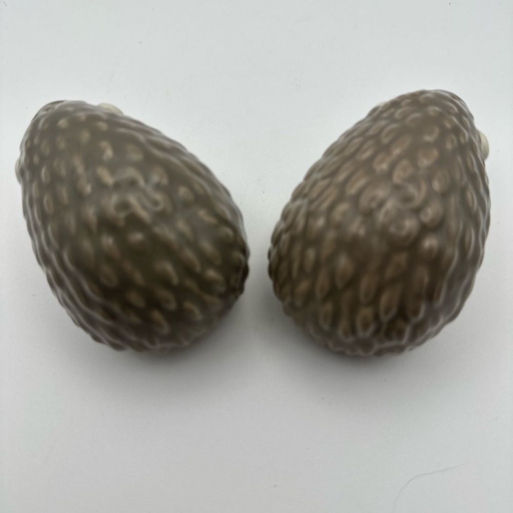Gray Ceramic Hedgehog Salt and Pepper Shakers - Picture 2 of 6